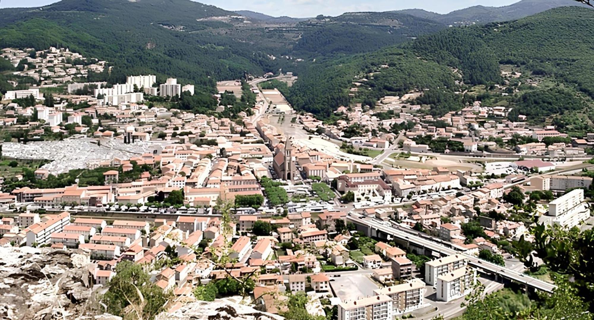 Maison Conviviale Pres Des Cevennes Avec Terrasse La Grand'Combe المظهر الخارجي الصورة